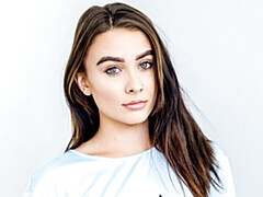 Grosse bite, Sucer une bite, Brunette brune, En levrette, Seins naturels, Pov, Adolescente, Nénés