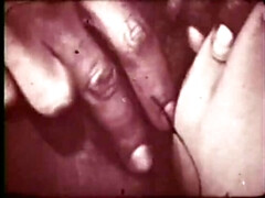 Noire, Sucer une bite, Femme couguar, Tir de sperme, Perverse, Rétro, Rétro ancien, Pute