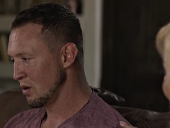 Grosse bite, Gros seins, Sucer une bite, Embrassement, Masturbation, Piercing, Transsexuelle, Nénés
