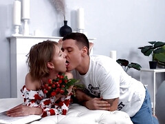 Rubia, Corridas, Estilo perrito, Corridas faciales, Novia, Besar, Lamidas, Tetas naturales