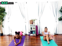 お尻, 美人, ブロンド, 巨乳な, イマラチオ, 黒人, レズビアン, オッパイの