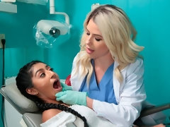 Stellung 69, Arsch, Blondine, Fingern, Lesbisch, Muschi, Entkleiden, Jungendliche (18+)