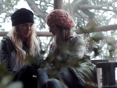 お尻, キス, レズビアン, 自然山雀, アウトドア, 靴下, タトゥー, オッパイの