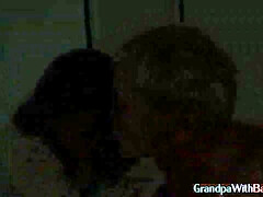 Enthousiasteling, Mooi, Rondborstig, Sperma shot, Lul, Handbeurt, Tepels, Kut duiken