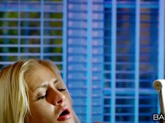 Blond, Tsjechisch, Likken, Natuurlijke tieten, Kantoor, Kut duiken, Kousen