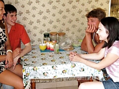 Leie, Grosser schwanz, Blasen, Braunhaarige, Hundestellung, Flotter vierer, Jungendliche (18+), Titten