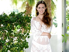 Brunette brune, Mignonne, Doigter, Lingerie, Masturbation, De plein air, Solo, Nénés