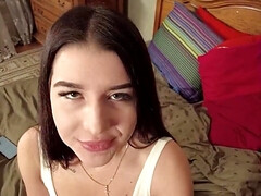 18 ans, Grosse bite, Sucer une bite, Petit ami, Brunette brune, En levrette, Petite femme, Pov