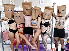 18 jahre, Grosser arsch, Grosser schwanz, Blasen, Hundestellung, Orgie, Dürr, Jungendliche (18+)