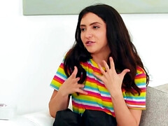 Mamada, Morena, Garganta profunda, Penetracion con dedos, Lamidas, Masaje, Orgasmo, Adolescente