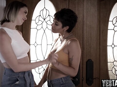 18 ans, Gros seins, Plantureuse, Doigter, Poilue, Hard, Lesbienne, Mère que j'aimerais baiser