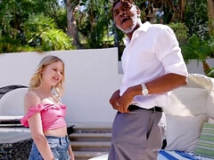 Rubia, Corridas, Corridas faciales, Sexo duro, Hd, Interracial, Al aire libre, Pequeña