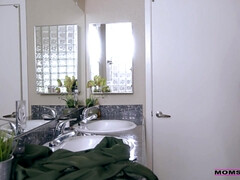 Tetas grandes, Morena, Garganta profunda, Pajear, Sexo duro, Madres para coger