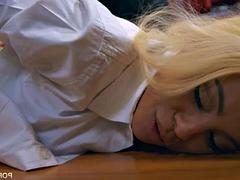 Tussi, Grosse titten, Blasen, Handjob, Hardcore, Reif, Jungendliche (18+), Titten