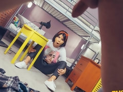 Cul, Sucer une bite, Brunette brune, Attrapée, En levrette, Branlette thaïlandaise, Adolescente, Nénés