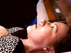 Cul, Bondage domination sadisme masochisme, Brunette brune, Chatte, Rasée, Claque, Dénudage, Jouets