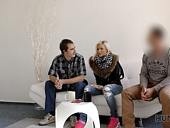 18 jahre, Blondine, Blasen, Gehörnter ehemann, Hd, Geld, Pov, Realität