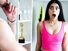 18 ans, Grosse bite, Gros seins, Sucer une bite, Brunette brune, En levrette, Chatte, Maigrichonne