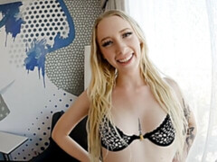 Slaapkamer, Blond, Pijpbeurt, Natuurlijke tieten, Kort haar, Kousen, Tiener, Tieten likken