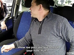 Gros cul, Bottes, Brunette brune, Voiture, Branlette thaïlandaise, Mère que j'aimerais baiser, Jupe, Pute