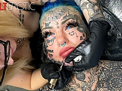 Amateur, Entre bastidores, Tetas grandes, Hd, Realidad, Sexo soft, Tatuaje