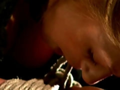 Садо мазо, Бондаж, Женщины, Затыкание рта, Каблуки, Софткор, Связанные