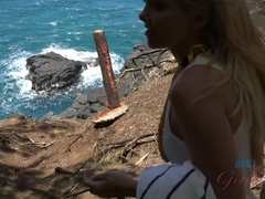 Badkamer, Badpak, Blond, Hakken, Moeder die ik wil neuken, Slipje, Kut duiken, Mager