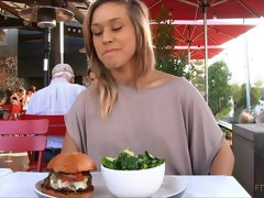 Masturbation, Orgasme, Public, Solo, Sous la jupe