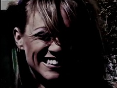 ブロンド, カップル, ディルド, 指いじり, 淫乱熟女, アウトドア, プール, ティーン