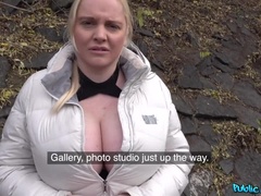 Amateur, Polla, Estilo perrito, Al aire libre, Ruso, Cabello corto, Tatuaje, Tetas