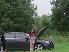 Sucer une bite, Brunette brune, Voiture, Mignonne, Hard, Hd, Mouillée