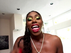 Amateur, Gros cul, Gros seins, Noire, Plantureuse, Noir ébène, Seins naturels, Nénés