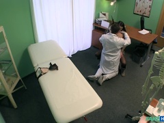 Leie, Arzt, Hundestellung, Lecken, Krankenschwester, Büro, Muschi, Spanner