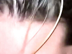 Enthousiasteling, Grote kont, Blond, Pijpbeurt, Diep in de keel, Hondjeshouding, Huisgemaakt, Slet