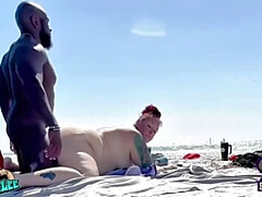 Strand, Geile alte tussi, Paar, Hd, Selbstgemacht, Interrassisch, Reif, Nackt