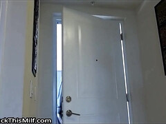 素人, デカパイ, 手コキする, 下着, マッサージ, 淫乱熟女, オフィス, 息子