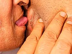18, アジア人, 爸, 娘, 彼女, インド人, キス, 母