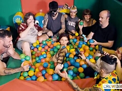 Sadomasochismus, Grosse titten, Gruppe, Hd, Erniedrigung, Sklave, Tätowierung, Spielzeuge