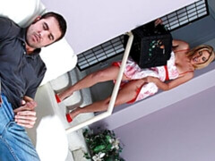 Gros cul, Grosse bite, Gros seins, Blonde, Sucer une bite, En levrette, Robe, Masturbation