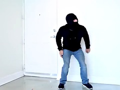 Tetas grandes, Atrapados, Sexo duro