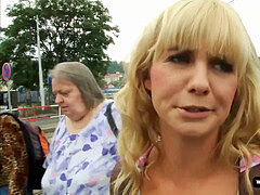 Amateur, Sucer une bite, Tir de sperme, Tchèque, Faciale, De plein air, Réalité, Tatouage