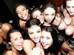 Lécher le cul, Sucer une bite, Club, En levrette, Talons, Orgie, Fête, Chatte