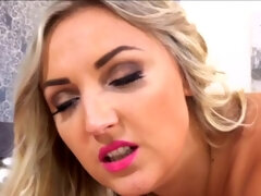 Tussi, Grosse titten, Pummelig, Verrückt, Tschechisch, Erotisch, Milf, Titten