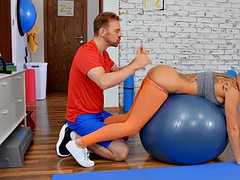 Anaal, Kont, Grote mammen, Seksspeelgoed, Moeder die ik wil neuken, Olie, Tatoeage, Speelgoed