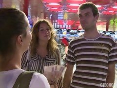 Amateur, Morena, Pareja, Grupo, Pov, Público, Chupando, Intercambio de parejas