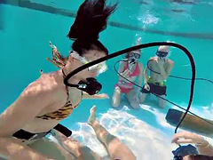 Spermaladung, Europäisch, Handjob, Hardcore, Pool, Öffentlich, Jungendliche (18+), Unter wasser