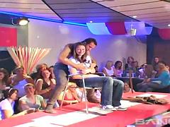 Amateur, Asiatique, Nana, Belle grosse femme bgf, Groupe, Hard, Fête, Plan cul à trois