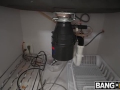 Gros cul, Brunette brune, Plantureuse, En levrette, Hard, Mère que j'aimerais baiser, Pov, Douche