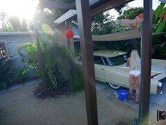 Leie, Braunhaarige, Auto, Zierlich, Pov, Kurzes haar, Weibliche ejakulation, Titten