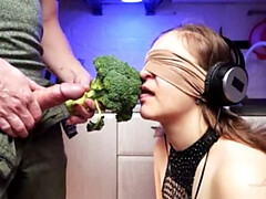 Enthousiasteling, Gek, Sperma in mond, Dochter, Gezin, Huisgemaakt, Orgasme, Slet